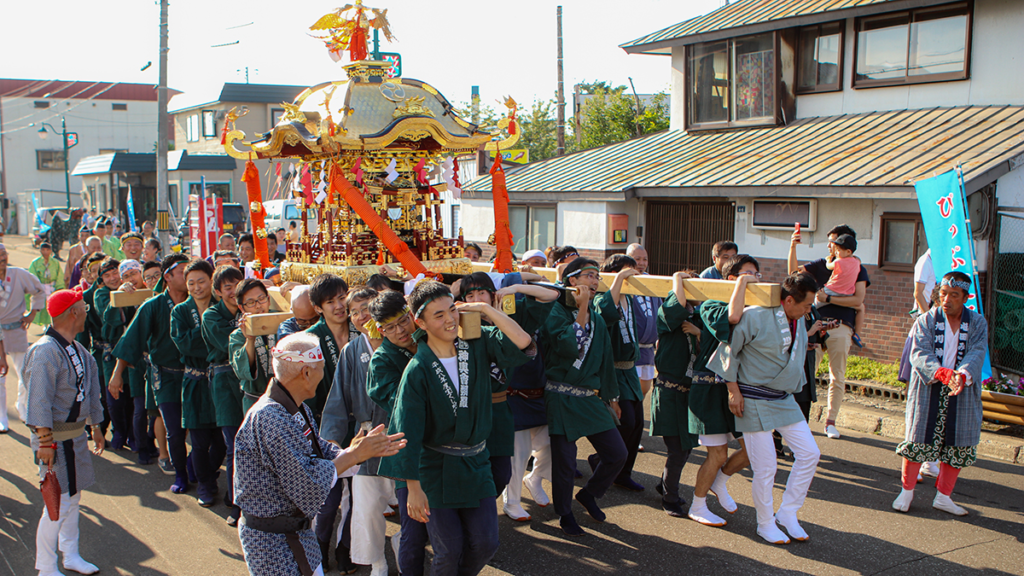 8月:比布神社例大祭