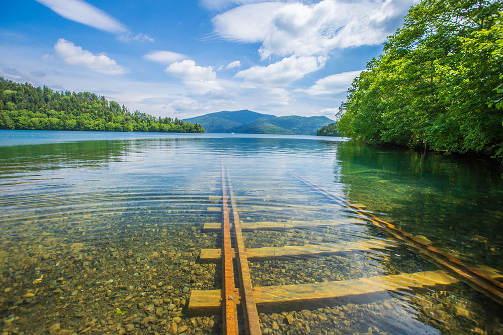 5自然に囲まれた神秘的な空間！然別湖