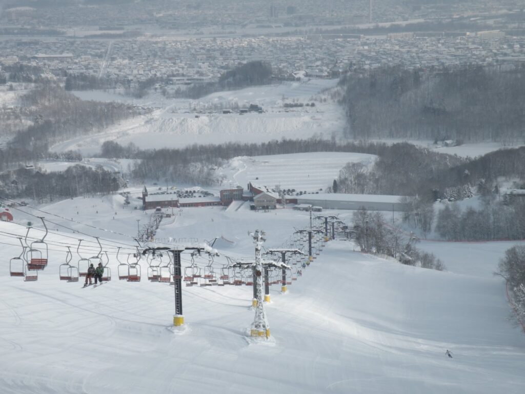 【旭川空港から90分以内】スキー場5選！アクセス抜群で雪質最高！