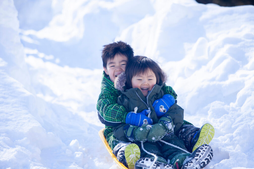 北海道で雪遊びを満喫できるおすすめスポット5選！雪遊びのための服装も紹介